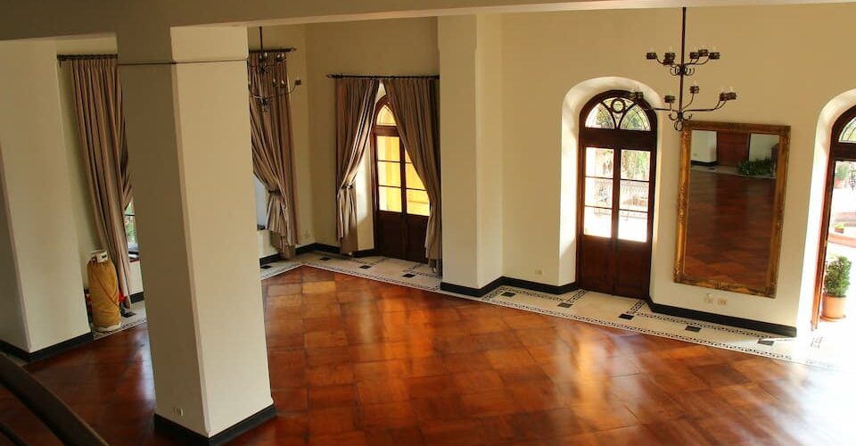 wood-floor-waxing residential-cleaning-floors